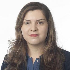 Azadeh Ansari headshot